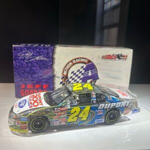 RARE 1 OF 7,152 2002 Jeff Gordon #24 DuPont Monte Carlo Diecast 1/24